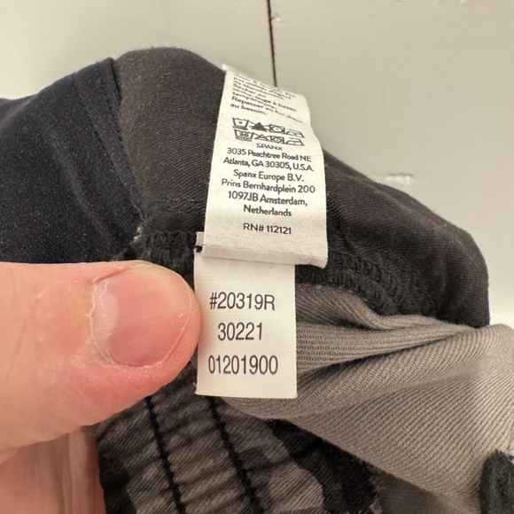 SPANX Stretch Mid Rise Twill Joggers Blackwash Camo - Picture 6 of 6